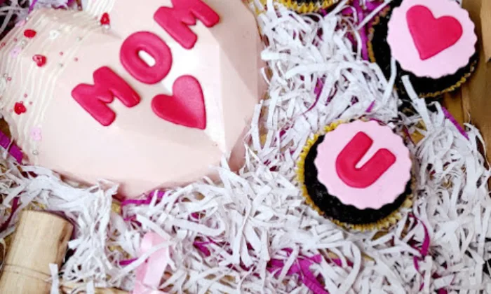 Pink Box  100 Eggless Cakery  Dessert Bar